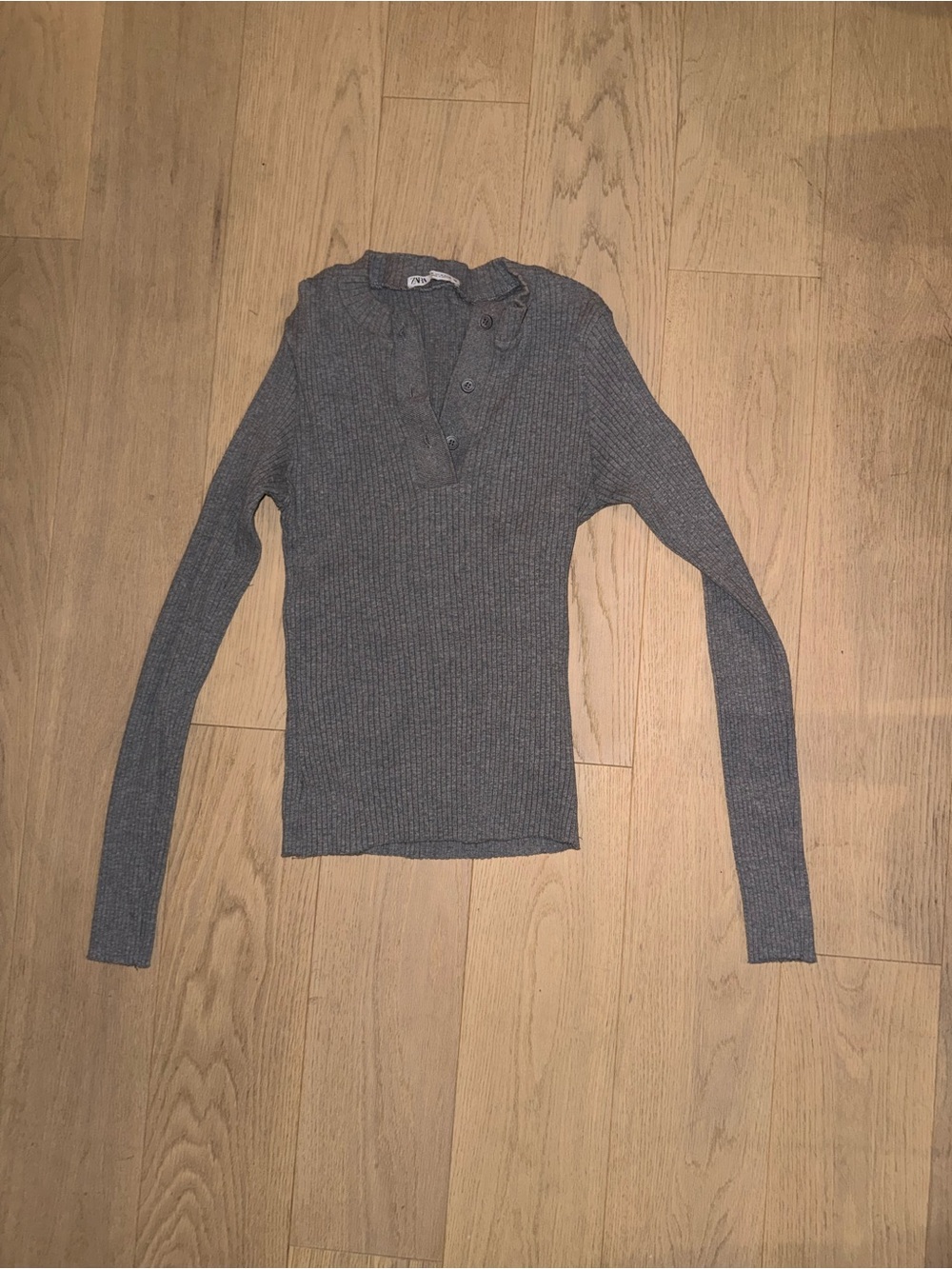 Zara Ribbed Button-Front Long Sleeve Top - Gray